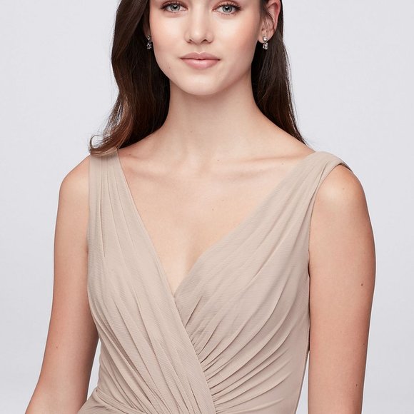 David’s Bridal faux-wrap pleated chiffon bridesmaid dress in Quartz Size 8 - Picture 4 of 6